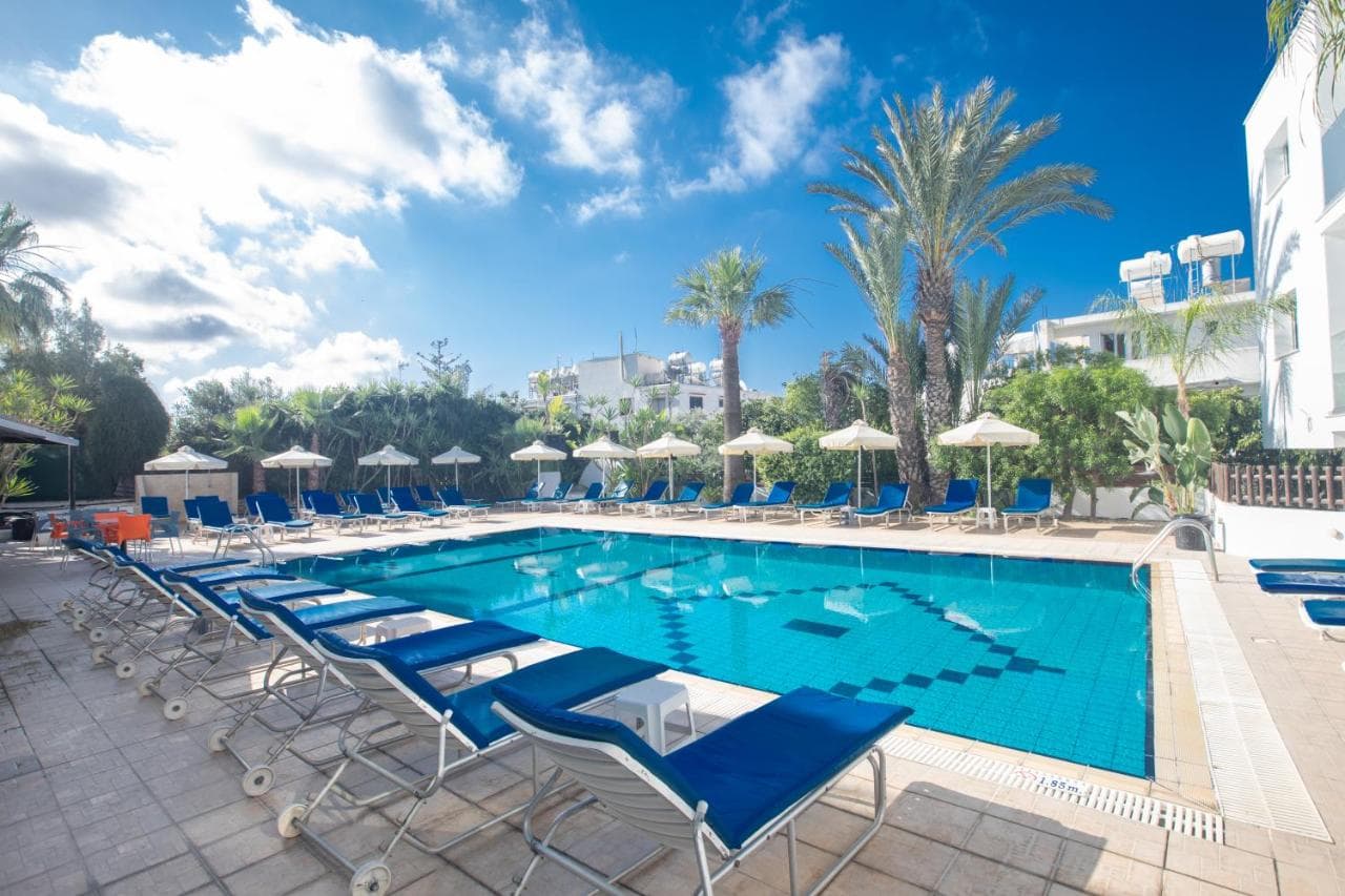 Pavlinia Hotel & Apartments