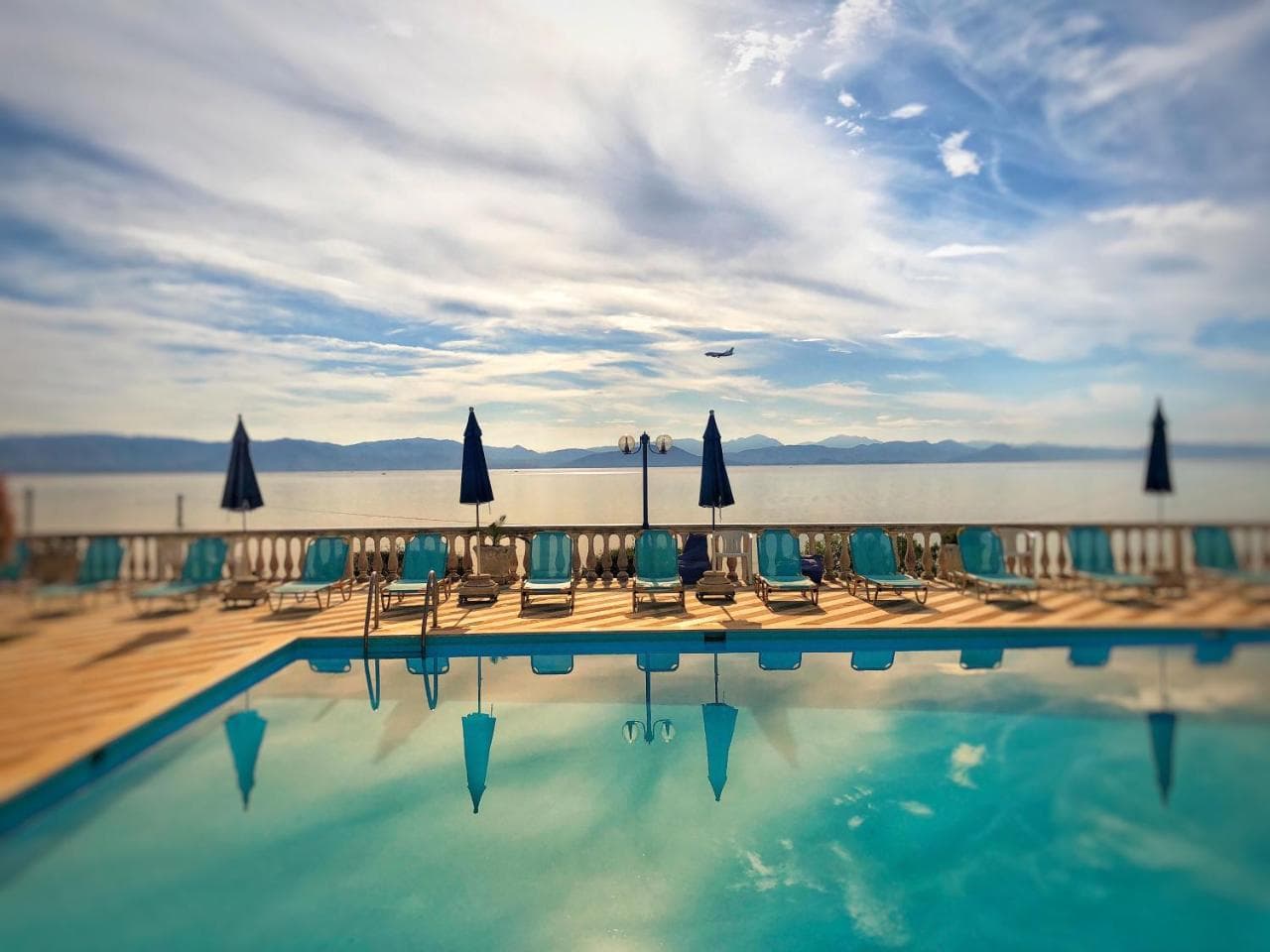 Brentanos Apartments - A - View of Paradise