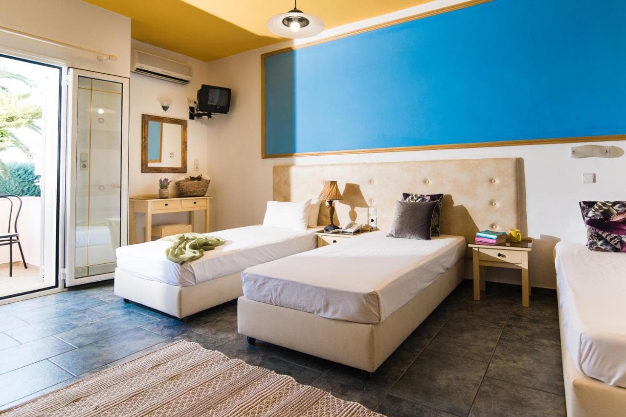 Yiannis Manos Hotel Resort