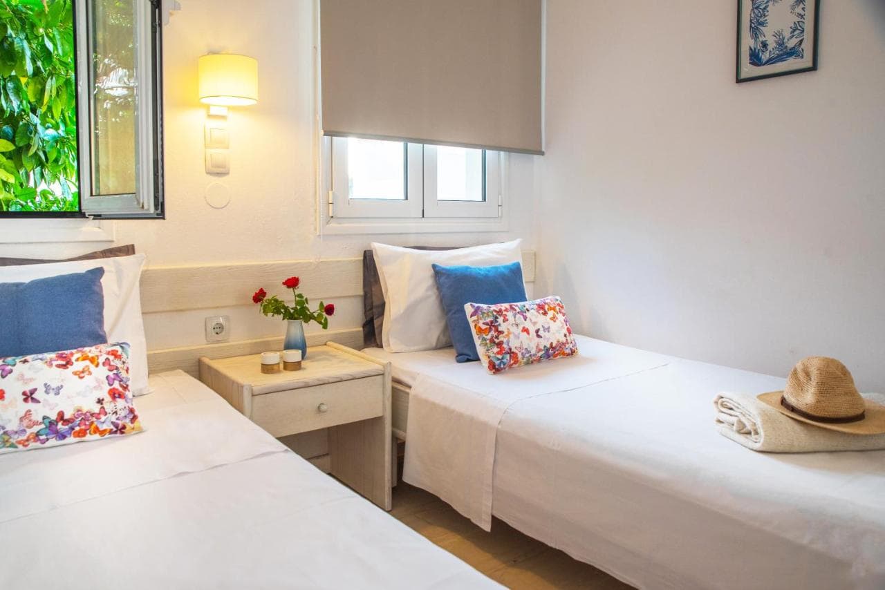 Melissa Apartments, Studios & Suites