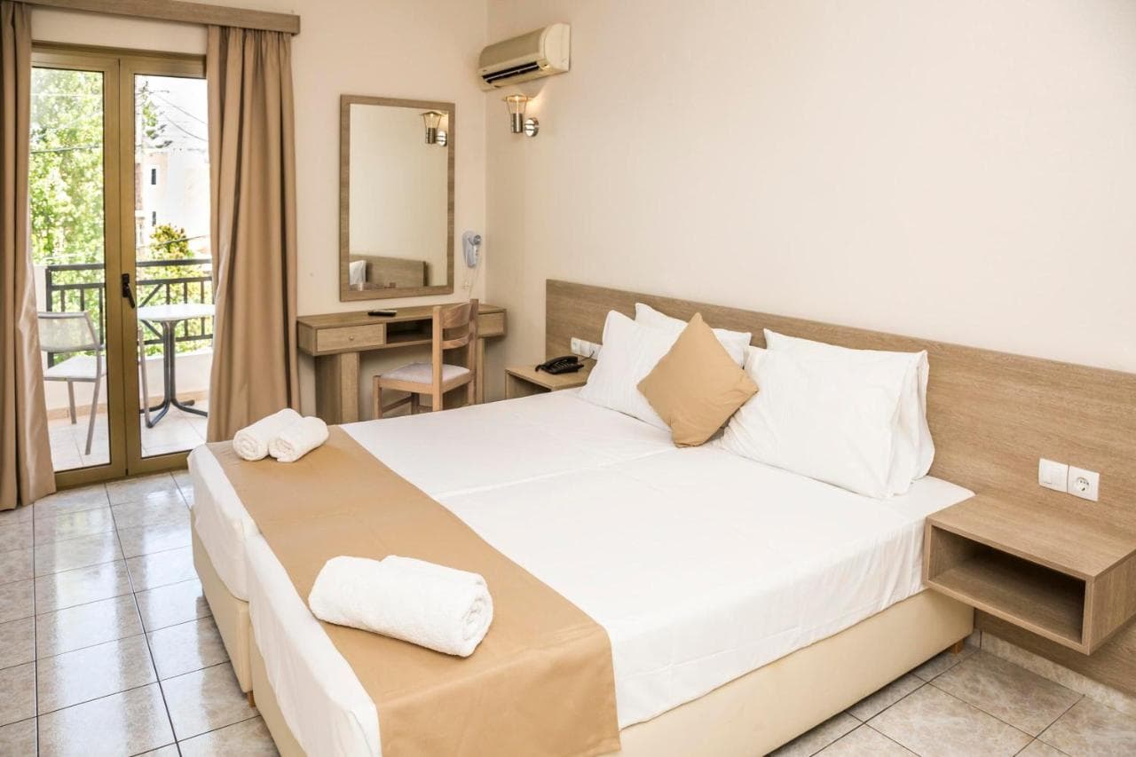 Elmi Beach Hotel & Suites