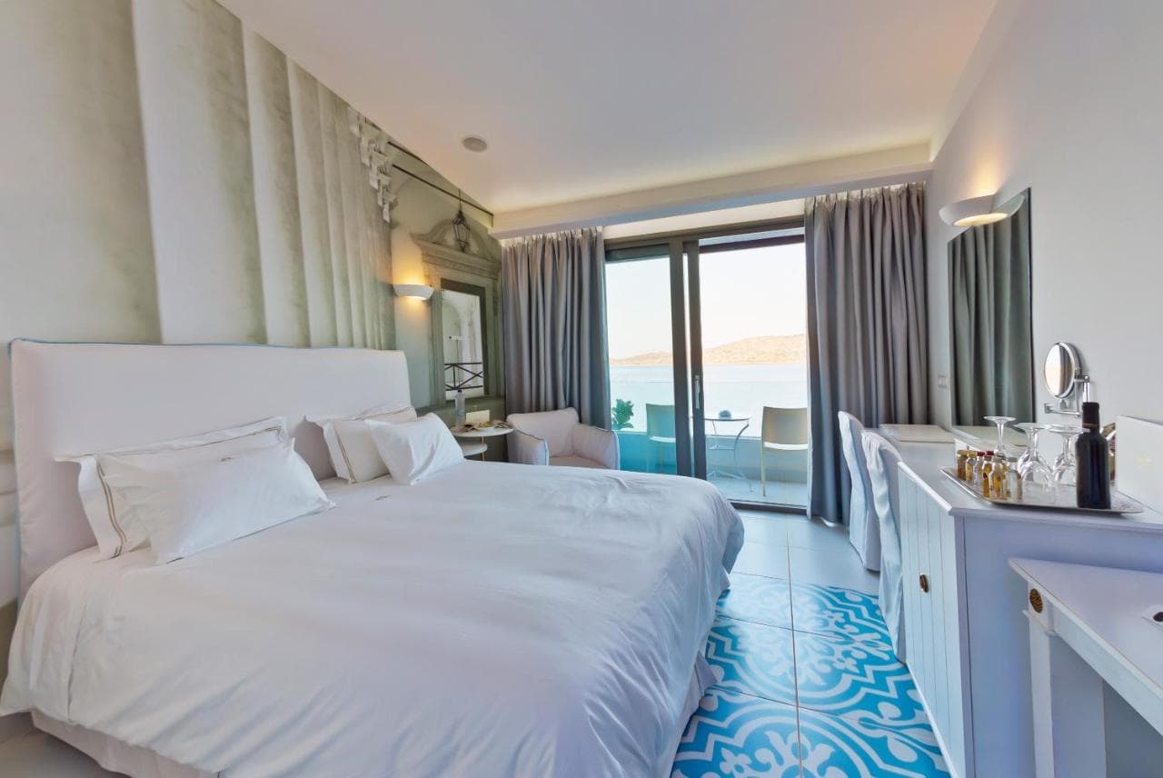 Royal Marmin Bay Boutique & Art Hotel