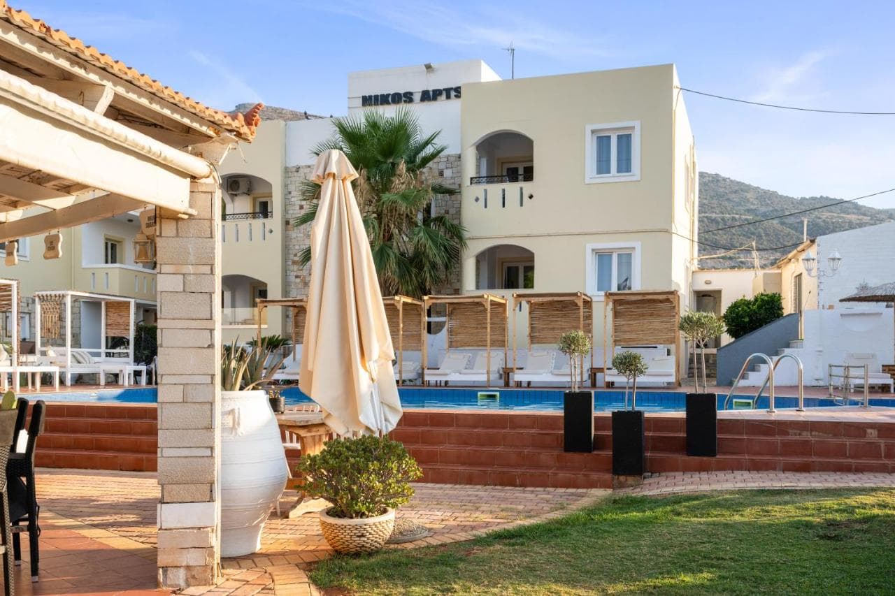 Nikos Apartments