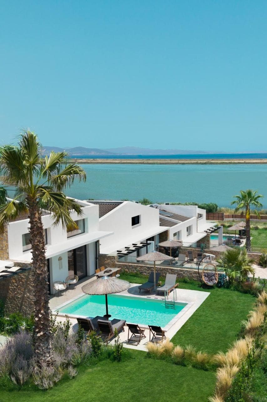 Flamingo View Suites & Villas