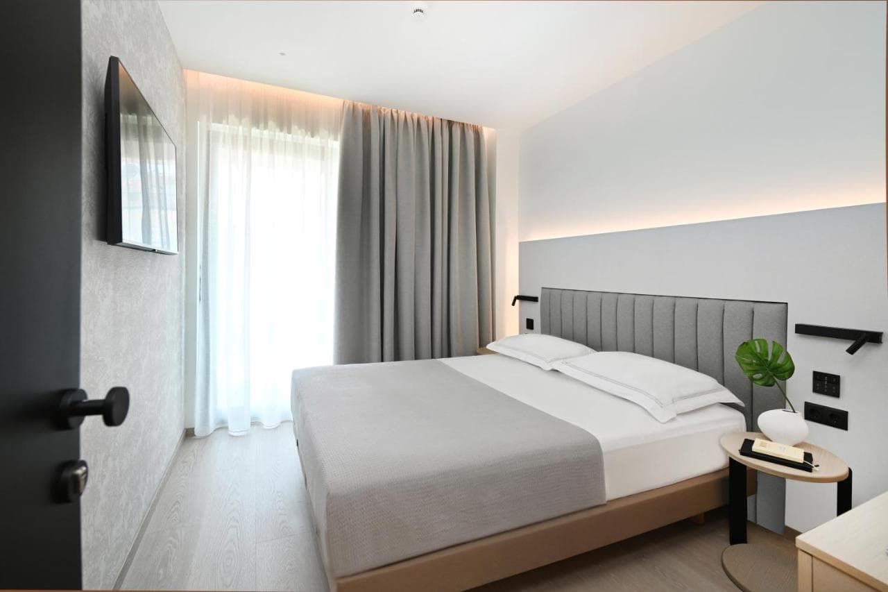 Icon Central SKG