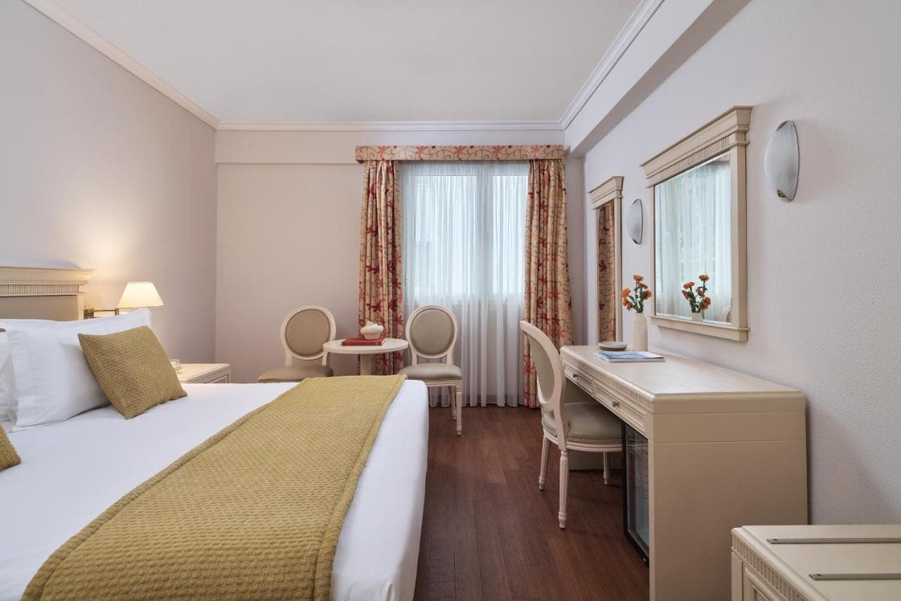 Titania Hotel