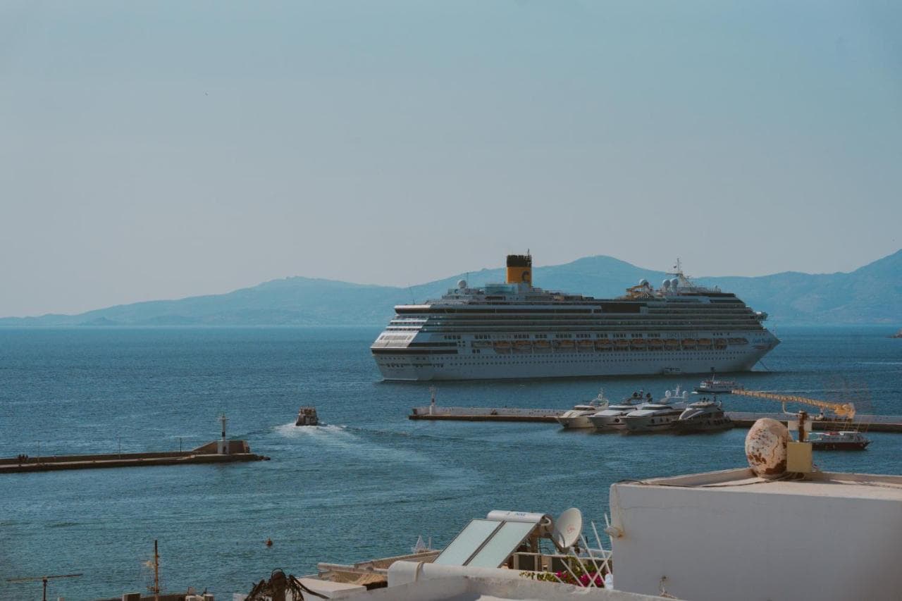 Legends in Town, by Mykonos High