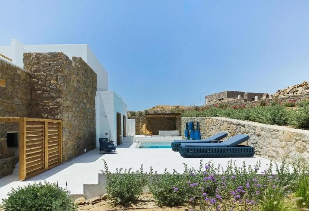 LYO II Boutique Suites