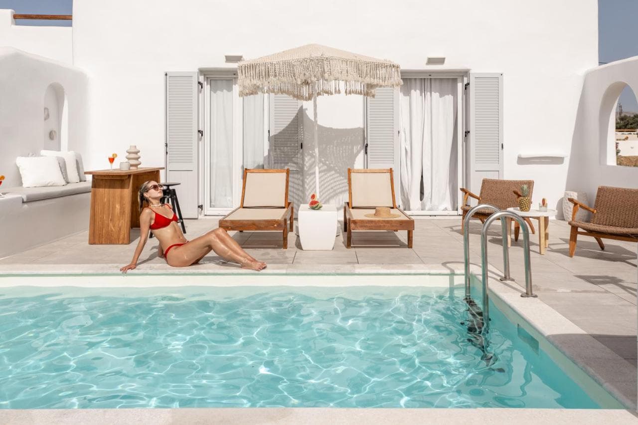 Ariadne's Crown Luxury AstroConcept Suites with Private Pools and Spas