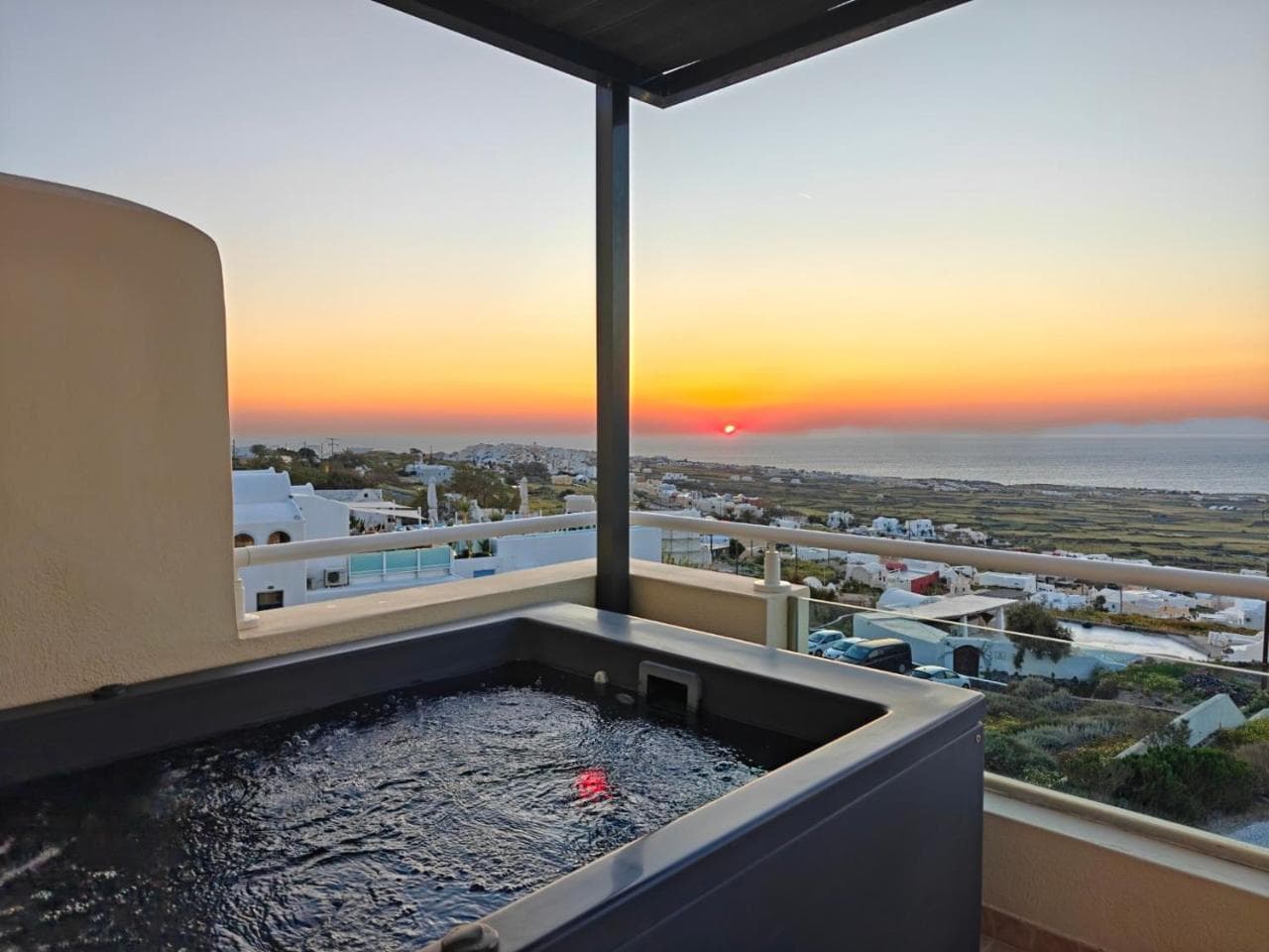 Kiklamino Sunset Suites