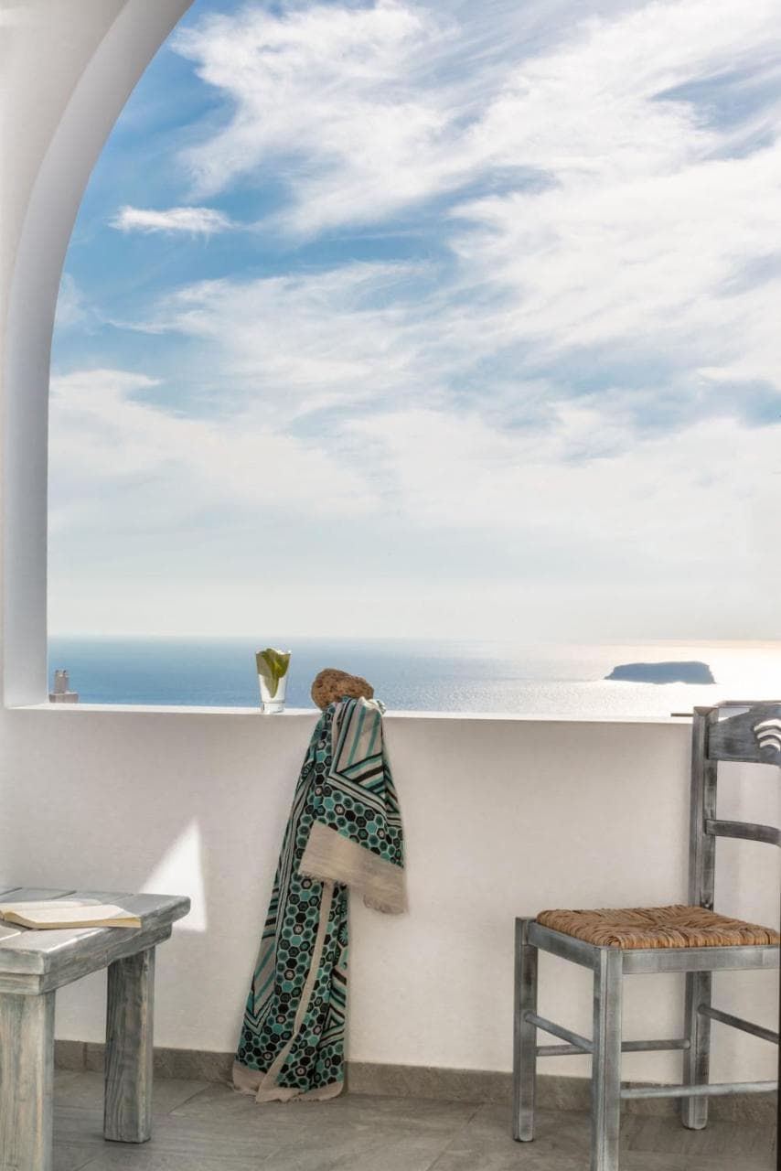 Aspronisi Luxury Villa with Caldera View