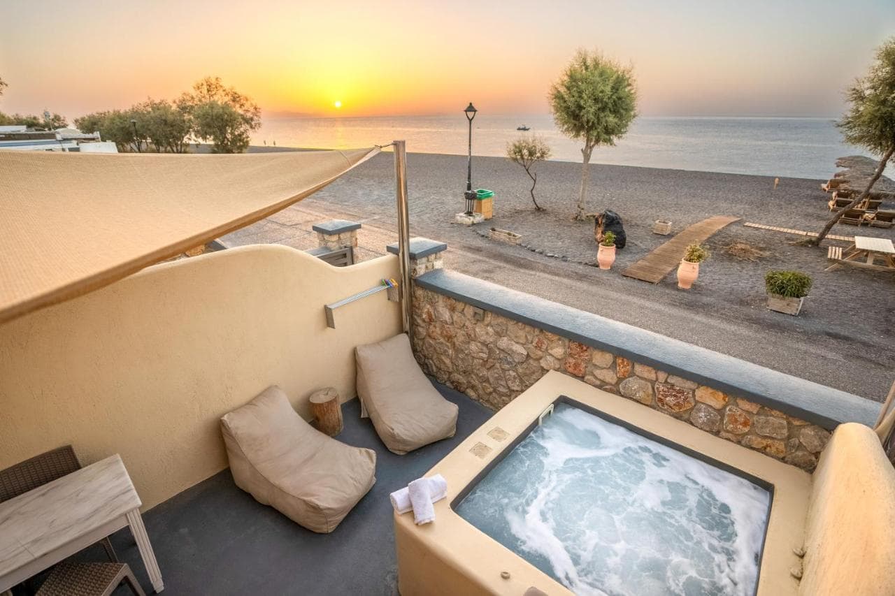 Cyclops Beach Apartments