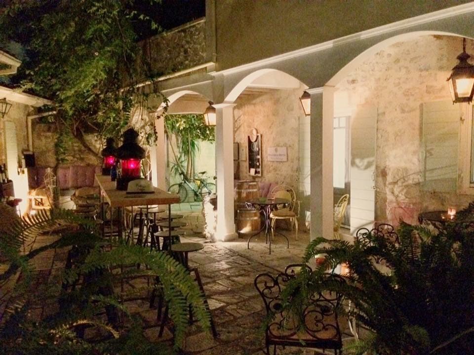 The Aigli, 1800 wine & gourmet luxury retreat