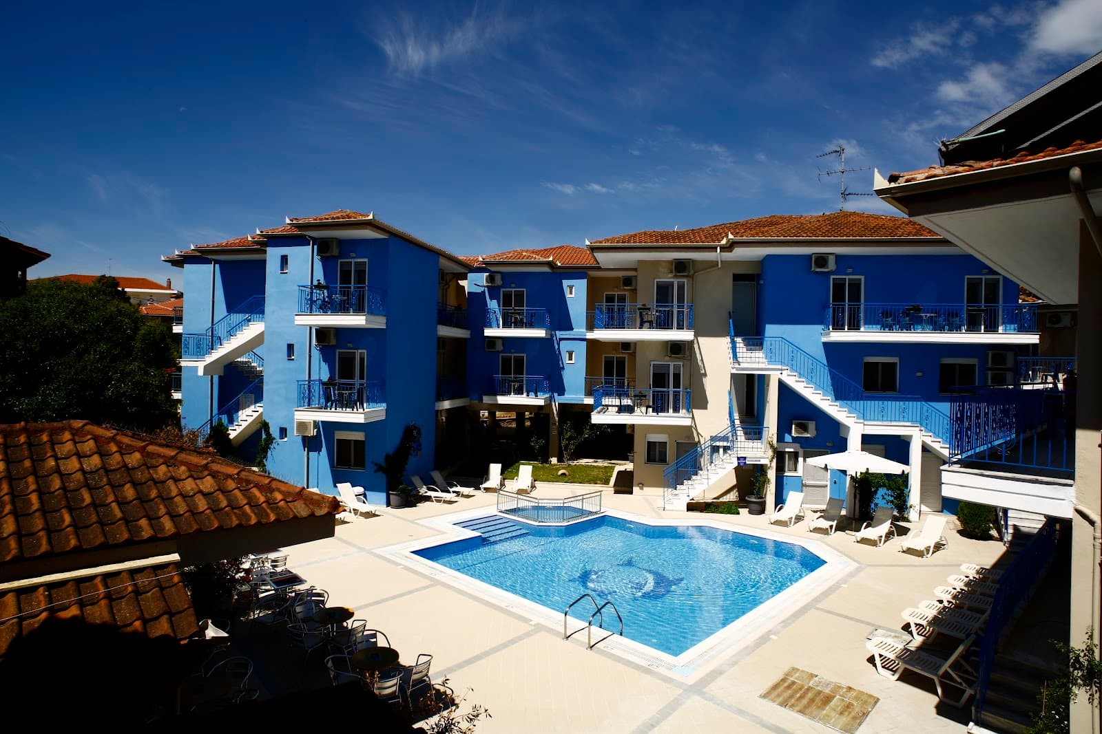 Stratos Hotel