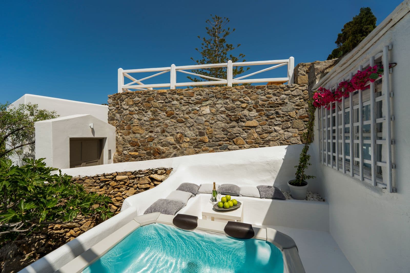 SeaView Central Suites